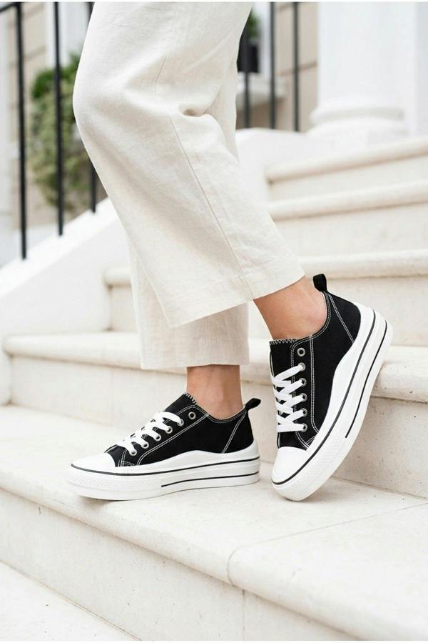 Saoirse Low Top Canvas Trainers - Black