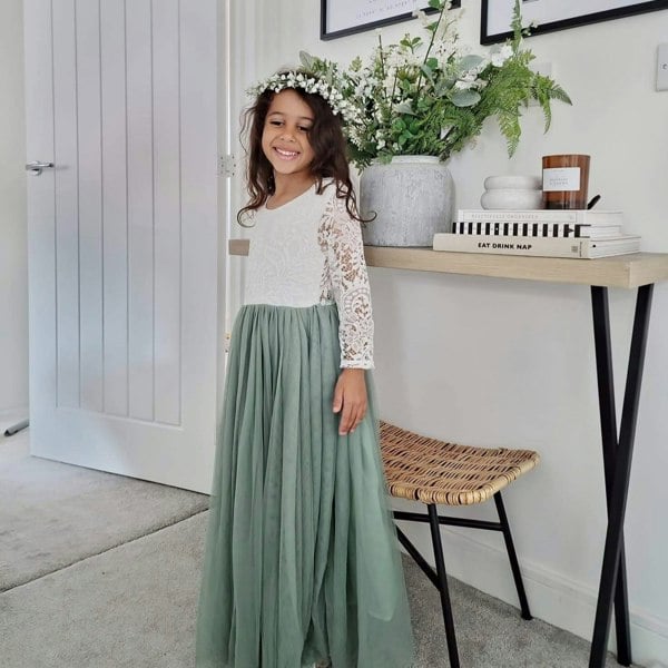 Pretty girl customer image