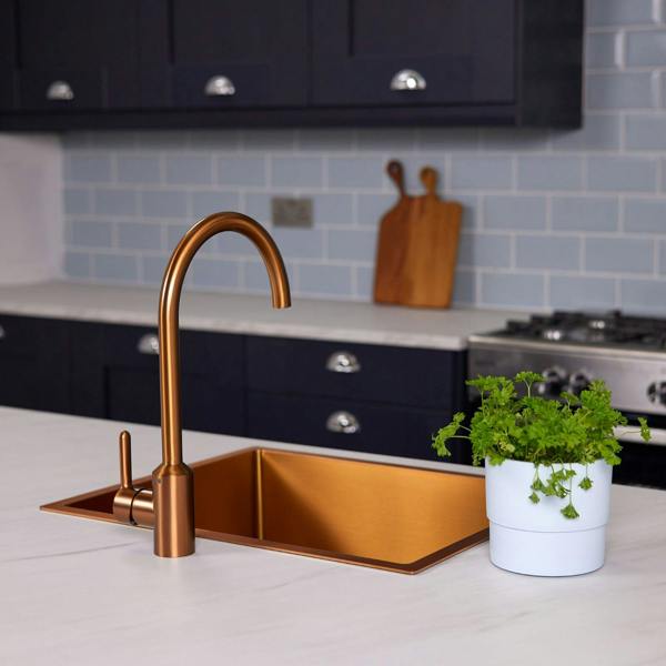 Flode Bryne | Single Lever Kitchen Sink Mixer Tap with Swivel Spout | Brushed Copper Finish