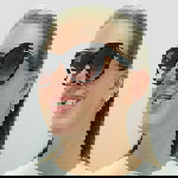 Tom Ford Sunglasses FT0937 Nora 01B Shiny Black Smoke Gradient