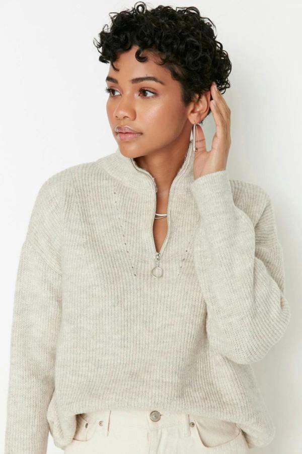 Hoxton Gal Soft-Textured Zip-Up Knit Sweater