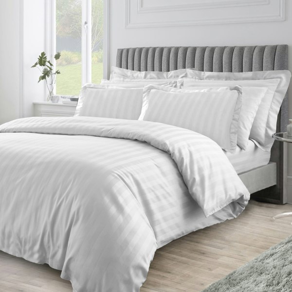 Velosso Embossed Design Luxury Duvet Cover & Pillowcase Set - Contemporary Bedroom Decor, Button Enclosure