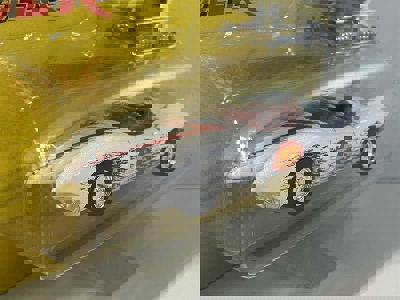 speed racer mach 5 damaged version 1:64 johnny lightning jlpc004