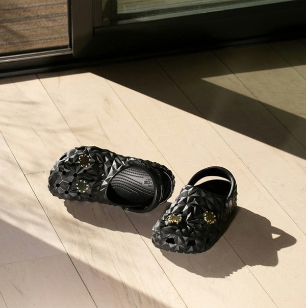 Crocs 209572-001 CLASSIC GEOMETRIC Kids Clogs Black