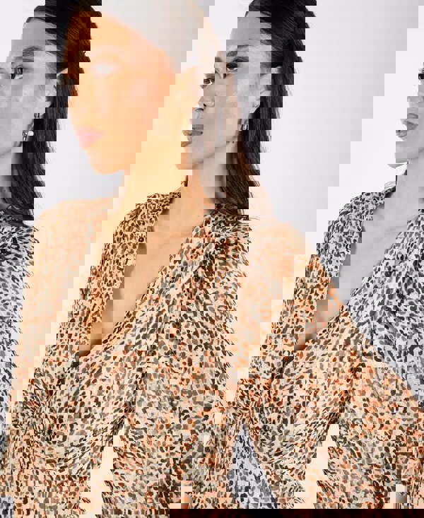 Leopard Printed Shimmer Midi Dress detail