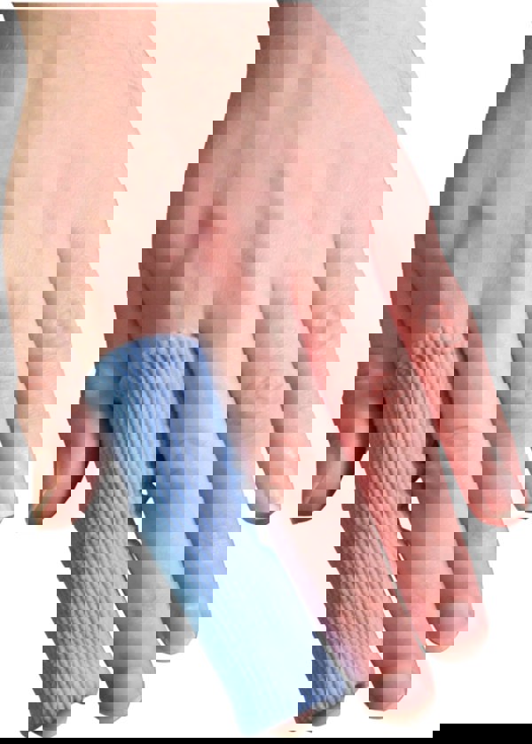 Aidapt Strip of Antibacterial Digital Pads Pack of 32 Medium