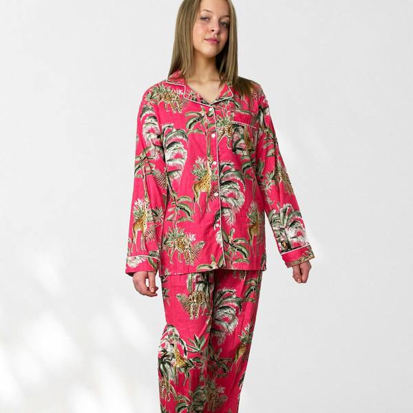 Hayley & Co Giraffe Print 100% Cotton Long Pyjama Set in Pink