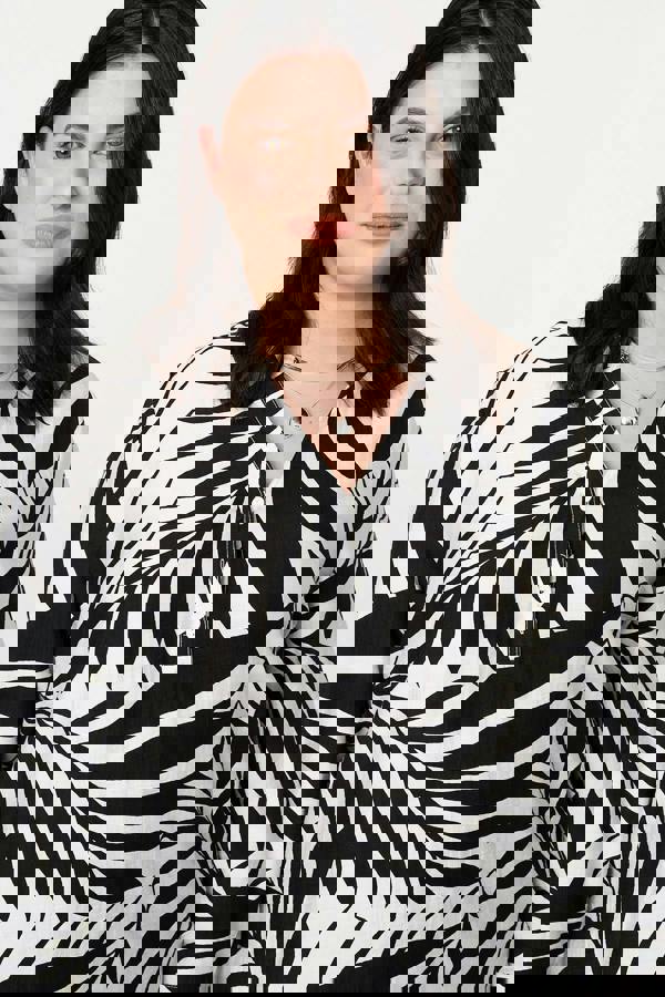 Black | Curve Leaf Print Relaxed Blouse