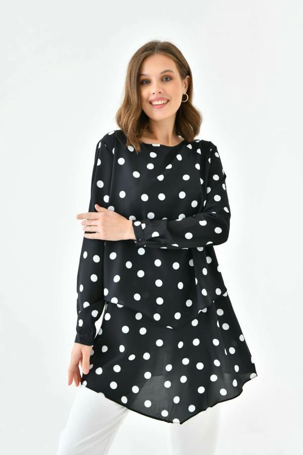 Hoxton Gal Oversized 3/4 Sleeves Crew Neck Layered Tunic with Polka Dot Print in Black and White