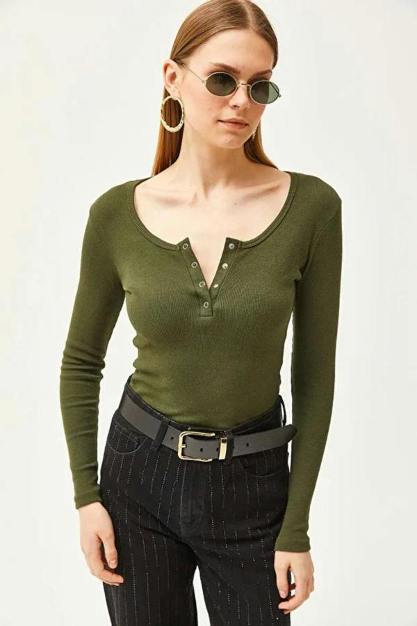 Hoxton Gal Button Placket Ribbed Blouse