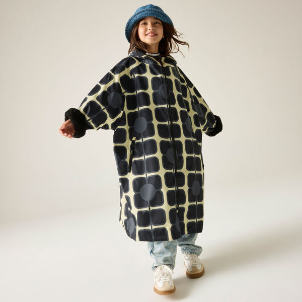 Regatta Girls Orla Kiely Poppy Changing Robe - Monochrome