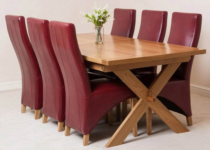 That's Furniture Vermont Cross Leg Oak Extending Dining Table with Lola Leather Chairs