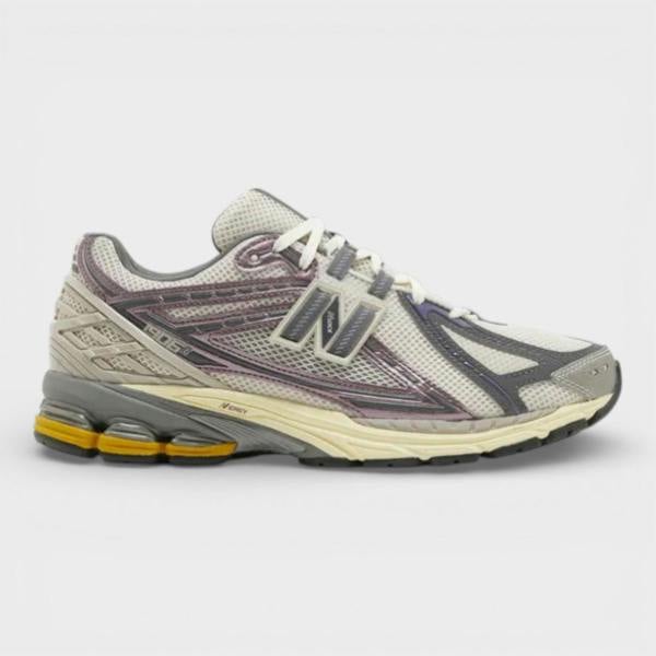 New Balance 1906R Licorice Moonbeam Castlerock