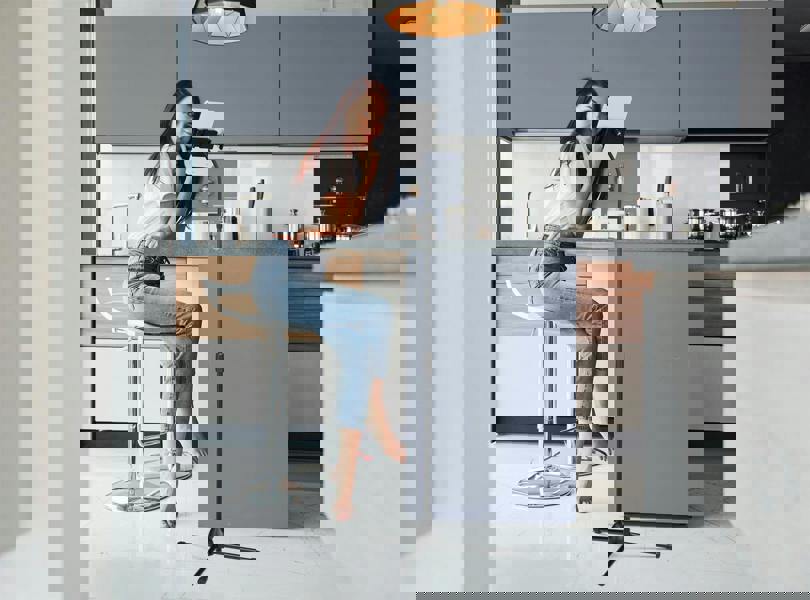 Durable TWIST 360 Gooseneck Tablet and Phone Holder iPad Tripod Stand | Black