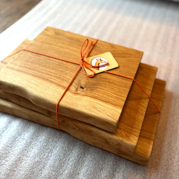 Giraffes & Craftz Live Edge Oak Chopping Board