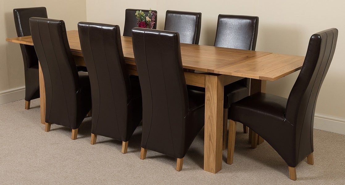 That's Furniture Richmond Large Oak Extending Dining Table with Lola Leather Chairs