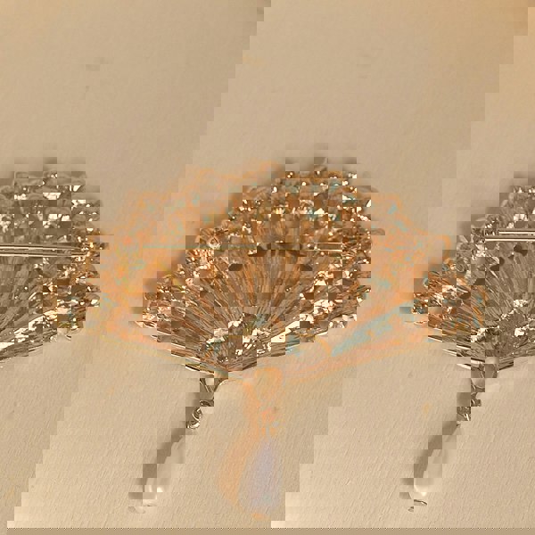 pearl drop brooch gold