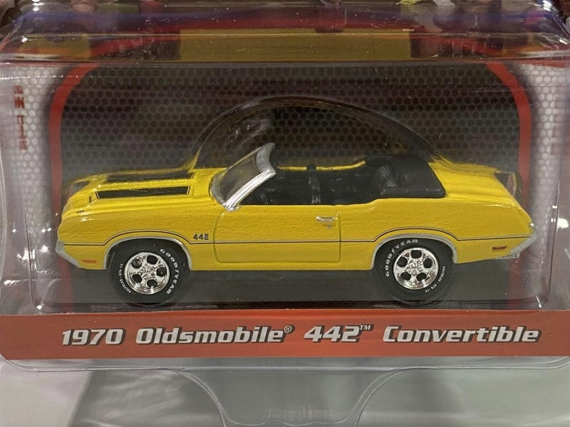 1970 oldsmobile 442 convertible yellow 1:64 scale greenlight 37220c