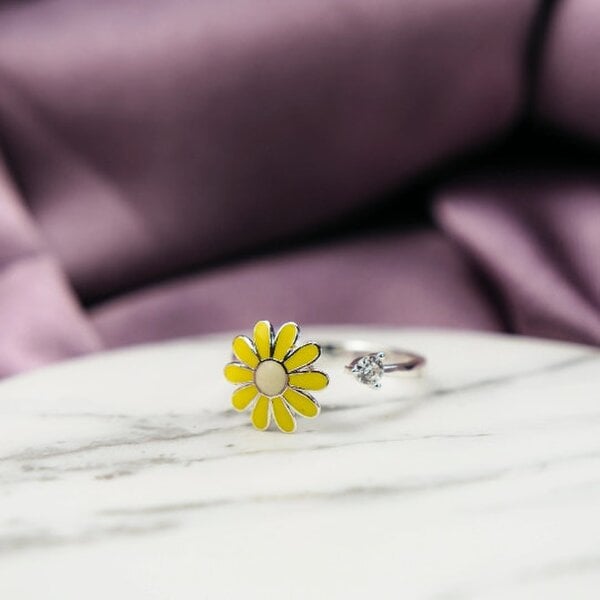 The Colourful Aura White Rotating Sunflower Meditation Fidget Daisy Dainty Floral Ring