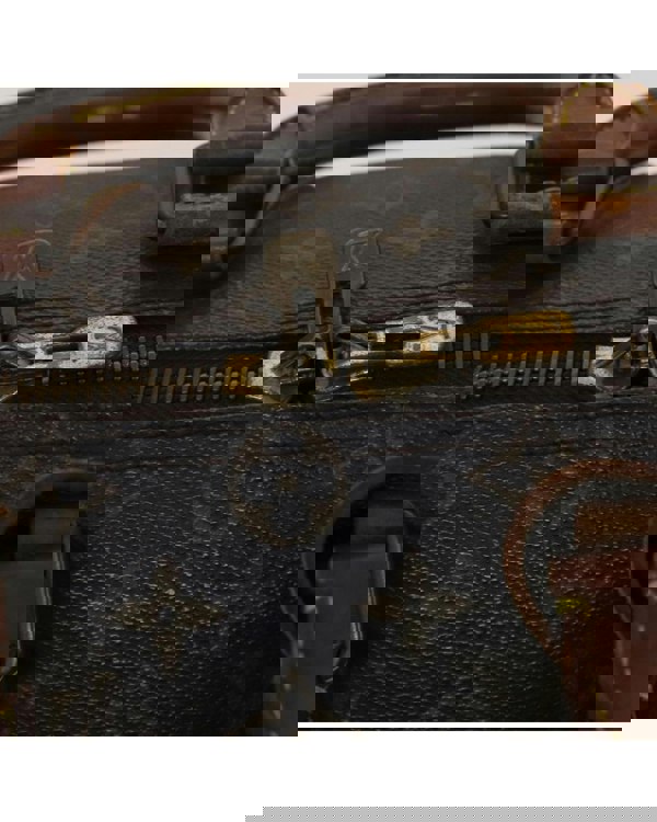 221870590.jpg