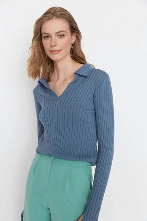 WOVCOR Polo Neck Knit Sweater with Finger Detail
