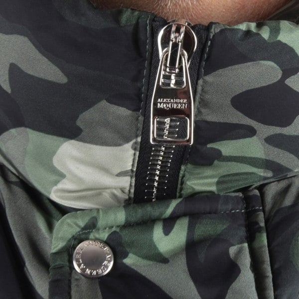 Alexander McQueen luxurious short down jacket in a camouflage pattern