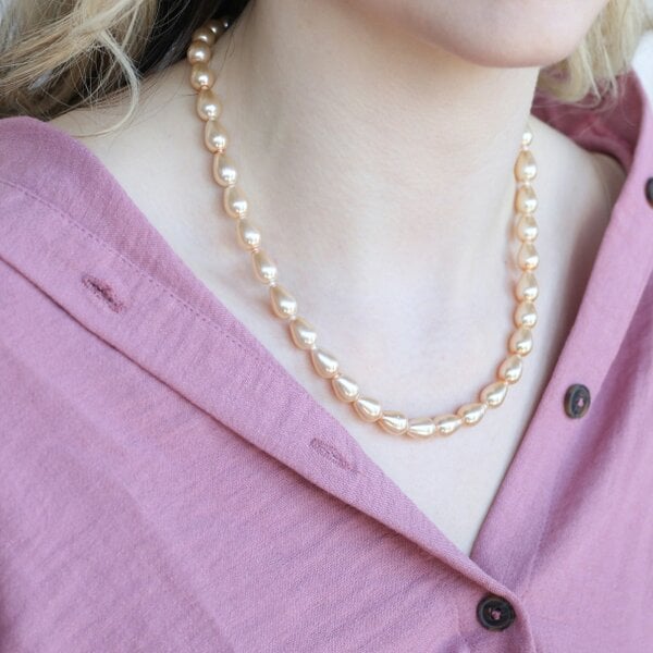 The Colourful Aura Golden Oval Shape Classic Diana Wedding Pearl Necklace and Earring Set