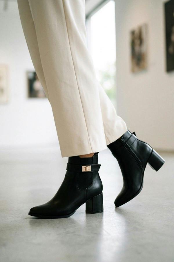 Genevieve Pointed Toe Block Heel Boots - Black
