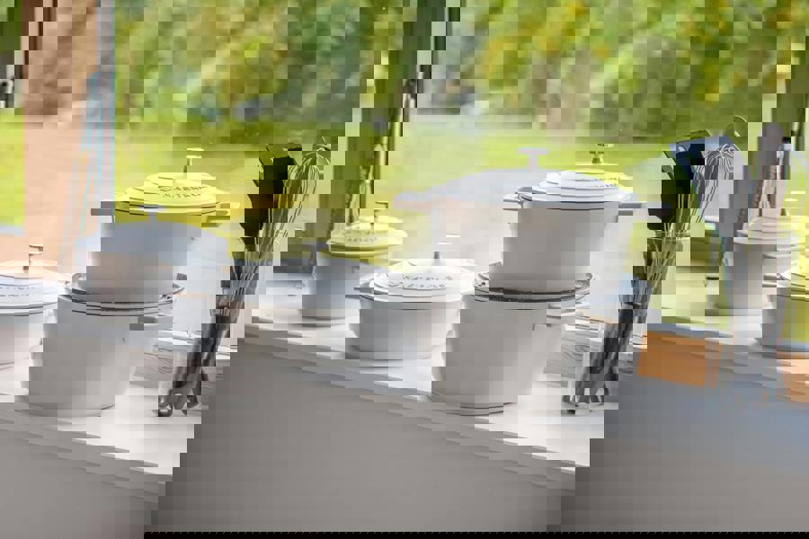 MasterClass Cream Cast Aluminium Casserole Dish, 2.5L