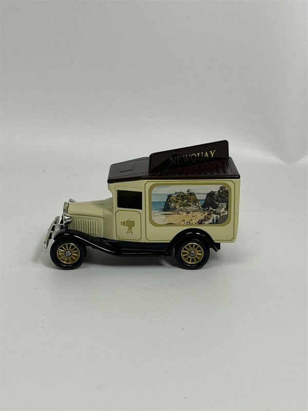 MCSlots View Vans Souvenir Series Newquay The Collectible Souvenir Van Lledo VV01D S2