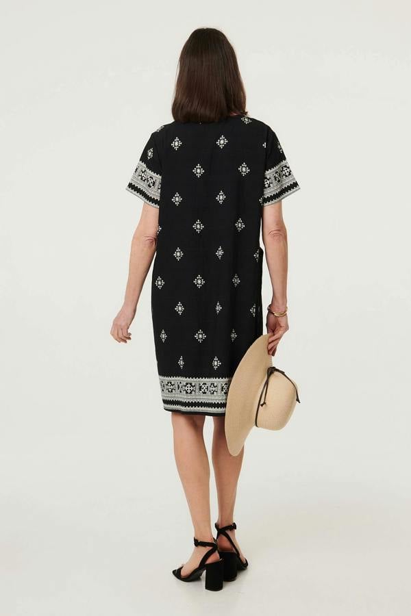 Black | Border Printed Knee Length Shift Dress