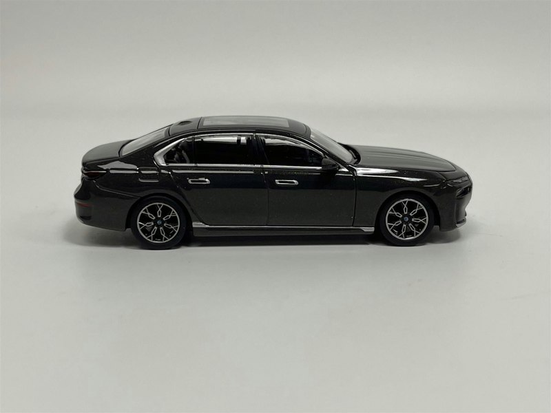 Mini GT BMW i7 xDrive60 Dravit Grey RHD 1:64 Mini GT MGT00818R