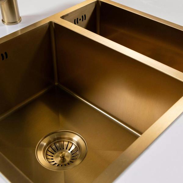Flode Möckeln l 1.5 Bowl Stainless Steel Kitchen Sink l Inset or Undermounted  l Strainer Waste Supplied l Brushed Brass Finish
