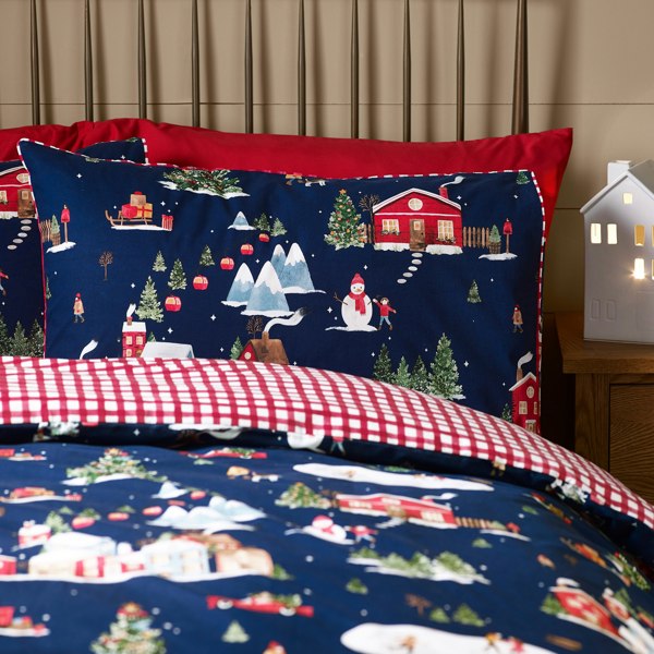Catherine Lansfield Christmas Ski Village Reversible Duvet Cover Set Navy Blue