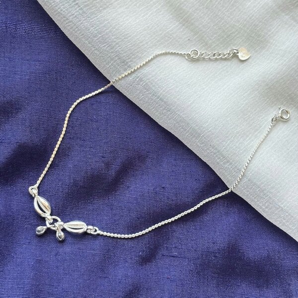 The Colourful Aura 925 Silver Cowrie shell Indian Payal Anklet
