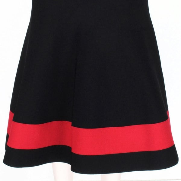 Victoria Beckham luxurious midi skirt A heavy interlock skirt in a finely ribbed knit