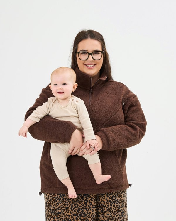 Pretty Mama Cosy Quarter Zip Oversized Breastfeeding Fleece with Pocket - Brown