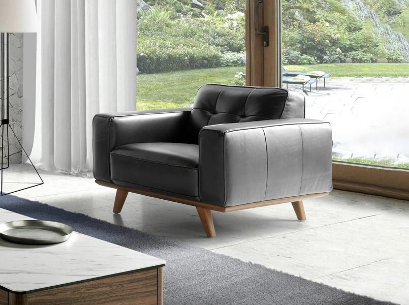 Angel Cerdá Black Leather Chester Armchair 5037