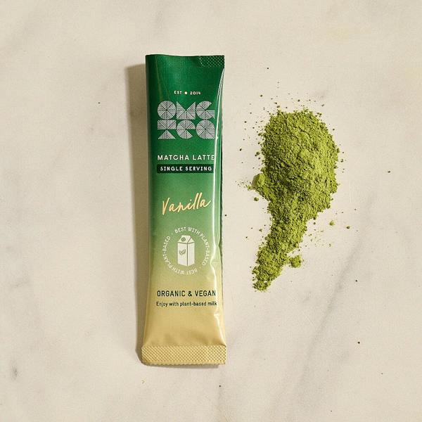 matcha latte vanilla sachet with match tea powder