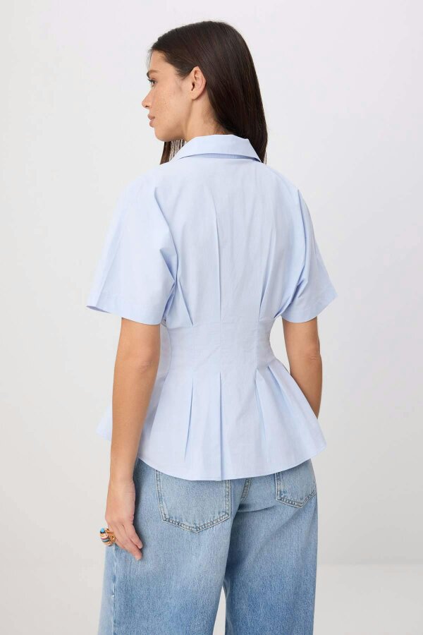 WOVCOR Pleated Detail Fitted Short Sleeve Shirt