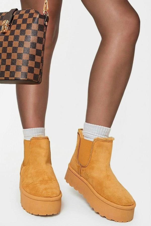 Edith Fluffy Platform Sole Chelsea Faux Fur Lined Ankle Boots - Camel_wb
