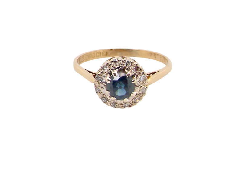 A_traditional_1980s_Sapphire_and_Diamond_Ring