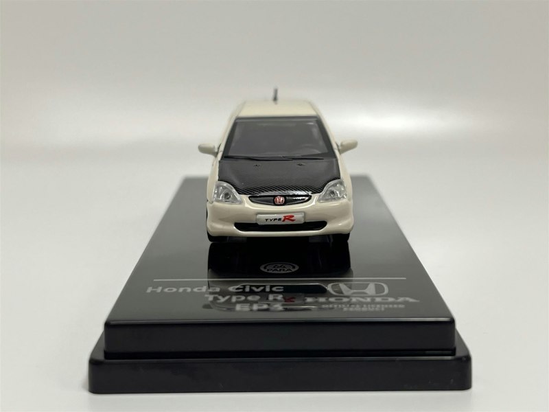 Paragon Honda Civic 2001 Type R EP3 White LHD 1:64 Scale Paragon 55347