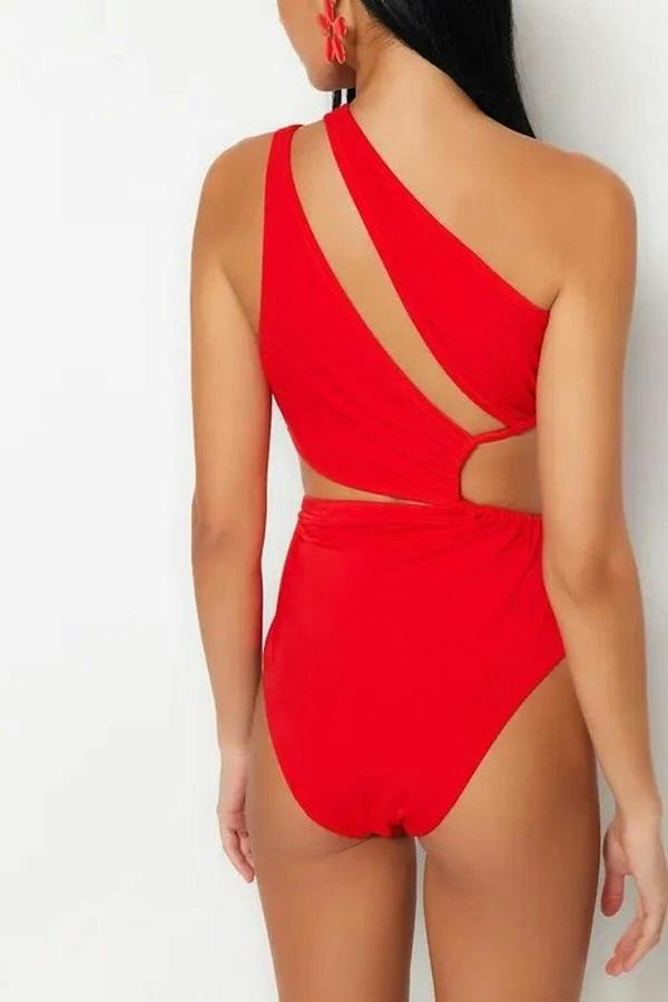 WOVCOR Tunnel-Style One-Shoulder Covered Regular Swimsuit