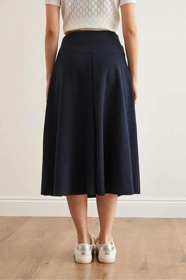Hoxton Gal Waist-Banded Flared Knit Skirt