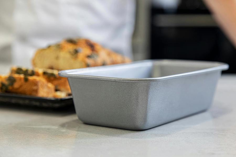 KitchenCraft Non-Stick 21.5cm x 11cm Loaf Pan