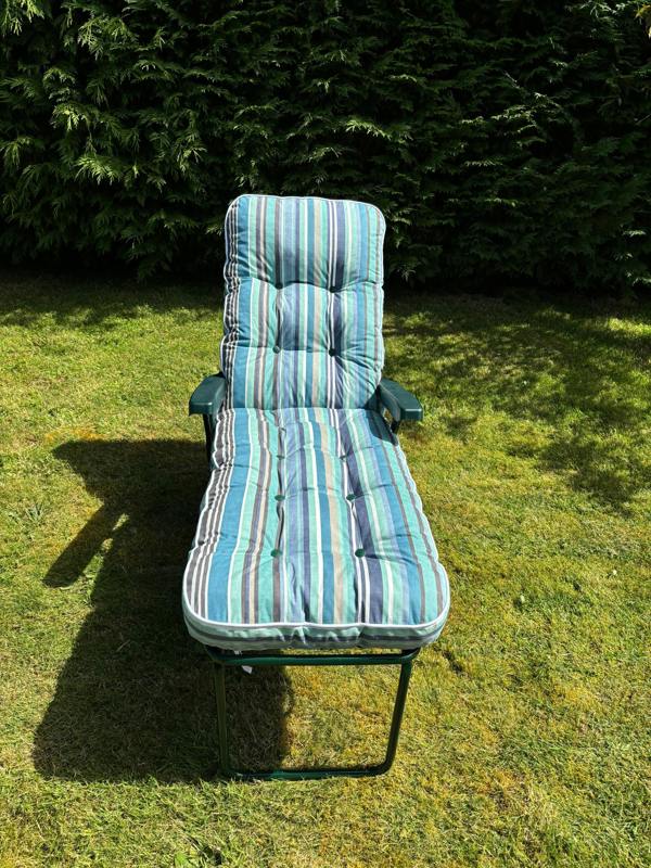 Deluxe Garden Lounger | Multi-Pattern Reclining Sun Lounger 118CM x 58CM x 118CM Sandbanks Blue (Black Frame) The Garden Furniture Shop