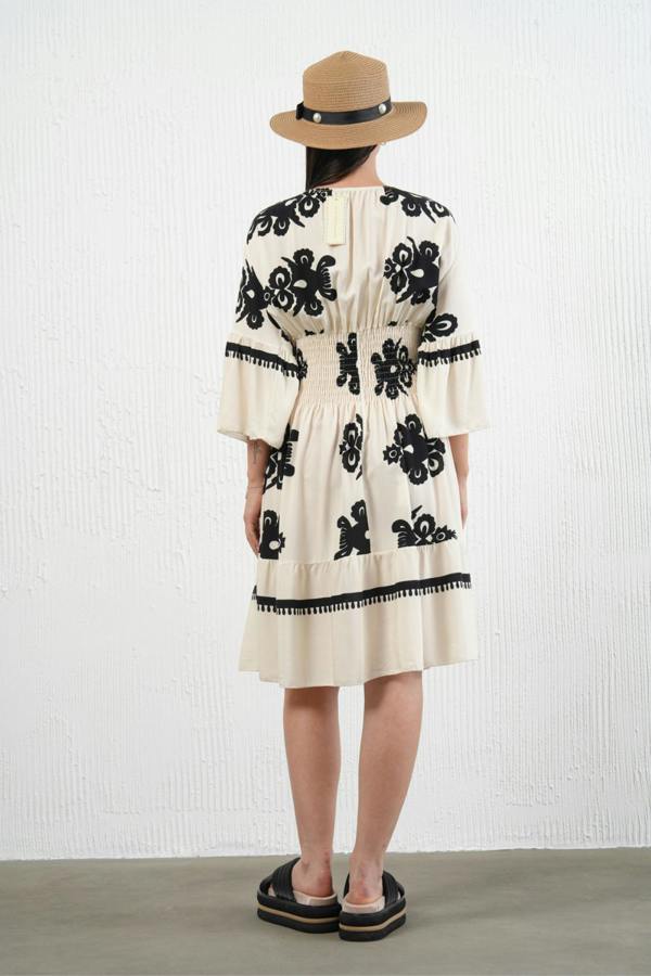 Hoxton Gal Relaxed Fit 3/4 Sleeves V Neck Printed Knee Lenght Dress in Beige and Black