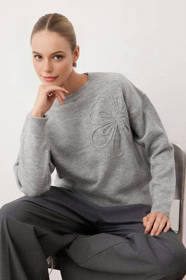 WOVCOR Soft-Textured Floral Patterned Knit Sweater