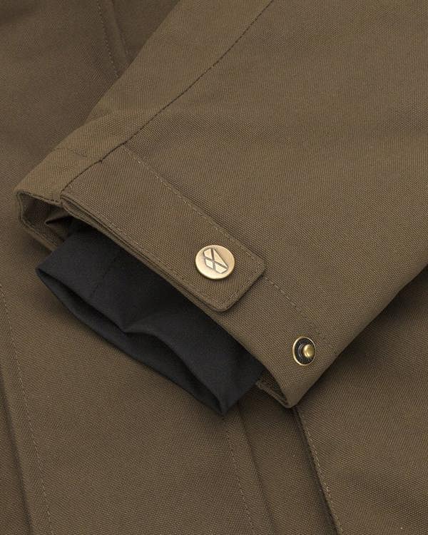 Adjustable cuffs on Hoggs of Fife Ballater jacket designed to keep out wind and rain during outdoor work